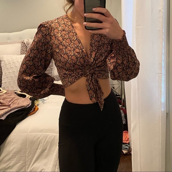 Zara Long Sleeve Crop Top - Picture 1 of 4